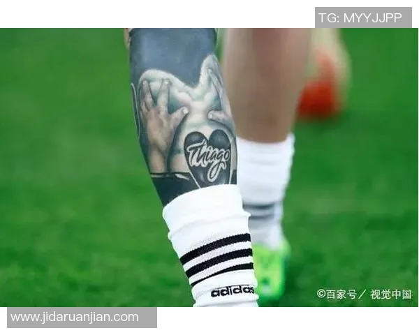 足球明星独特腿纹身艺术揭秘展现个性与风格的完美结合